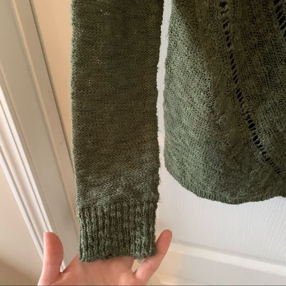 Green sweater - Picture 3 of 6